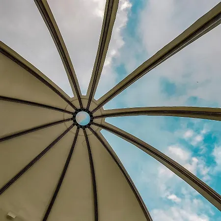 Casa de Férias Suspended Dome Glamping On Terceira Island For The Ultimate Azores Adventure